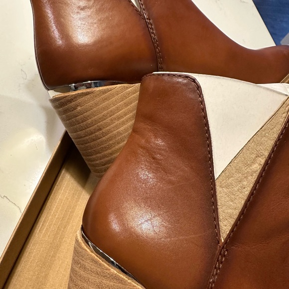 Steve Madden Kaylah Cognac Leather Bootie - Picture 5 of 5